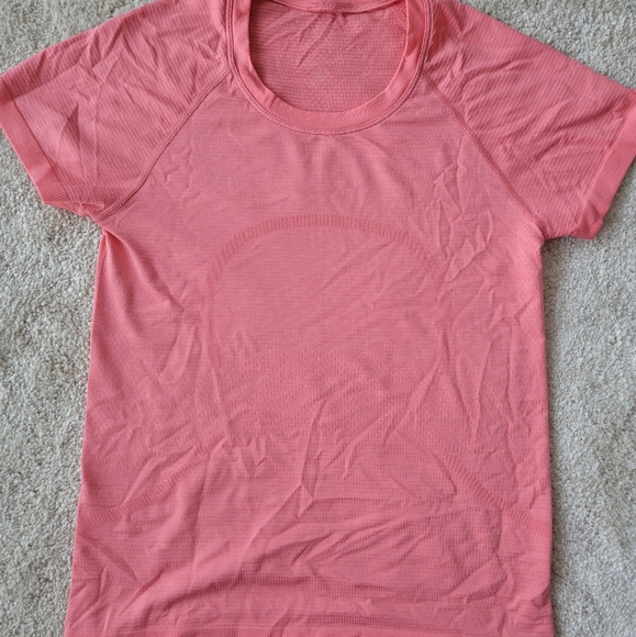 Lululemon swiftly short sleeve race length - Picture 2 of 3